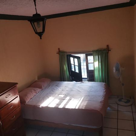 Hostal Гвадалахара Екстер'єр фото