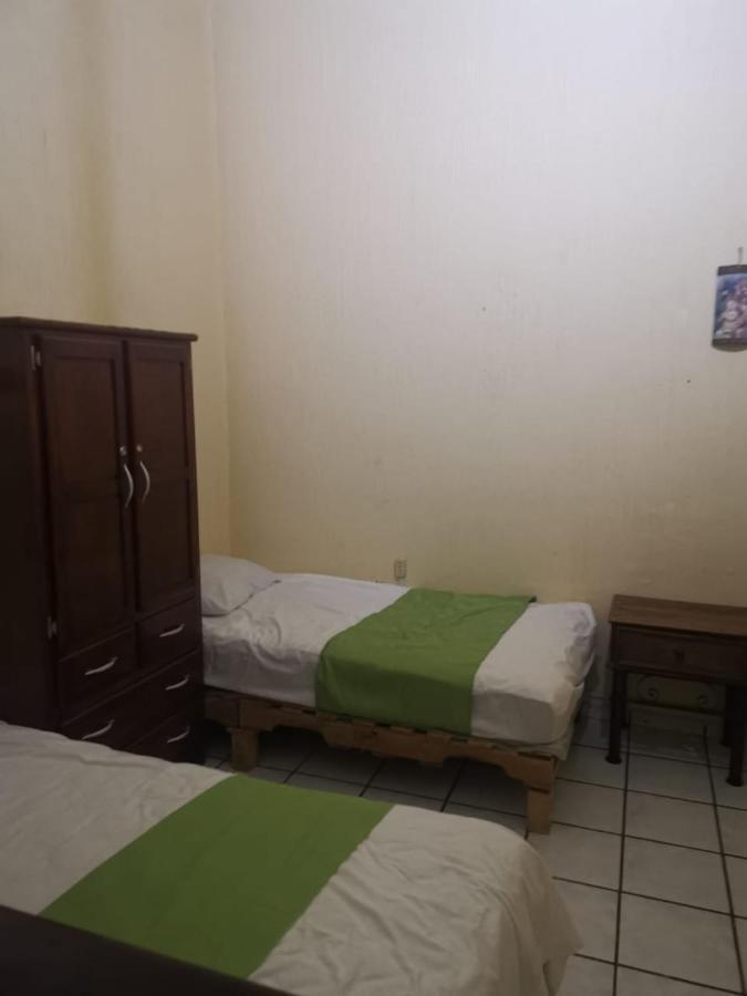 Hostal Гвадалахара Екстер'єр фото