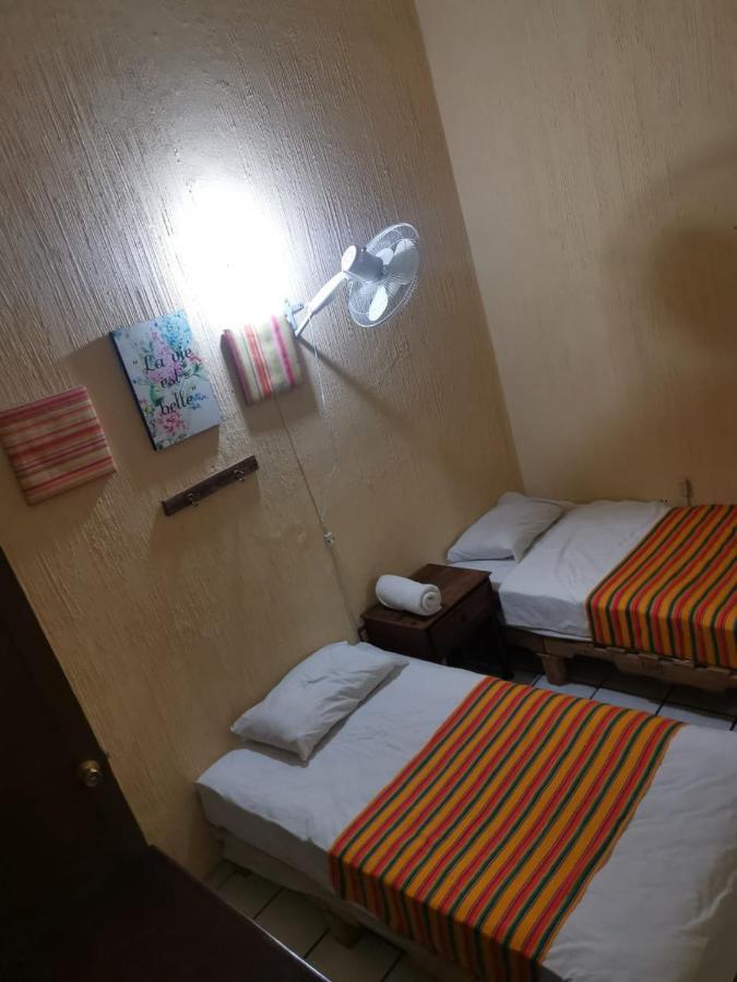 Hostal Гвадалахара Екстер'єр фото