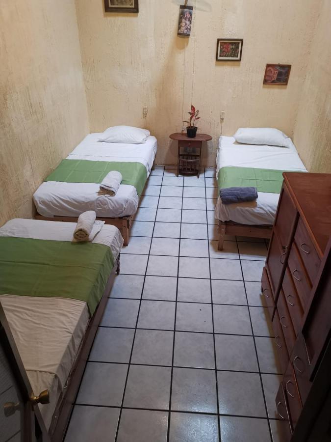 Hostal Гвадалахара Екстер'єр фото