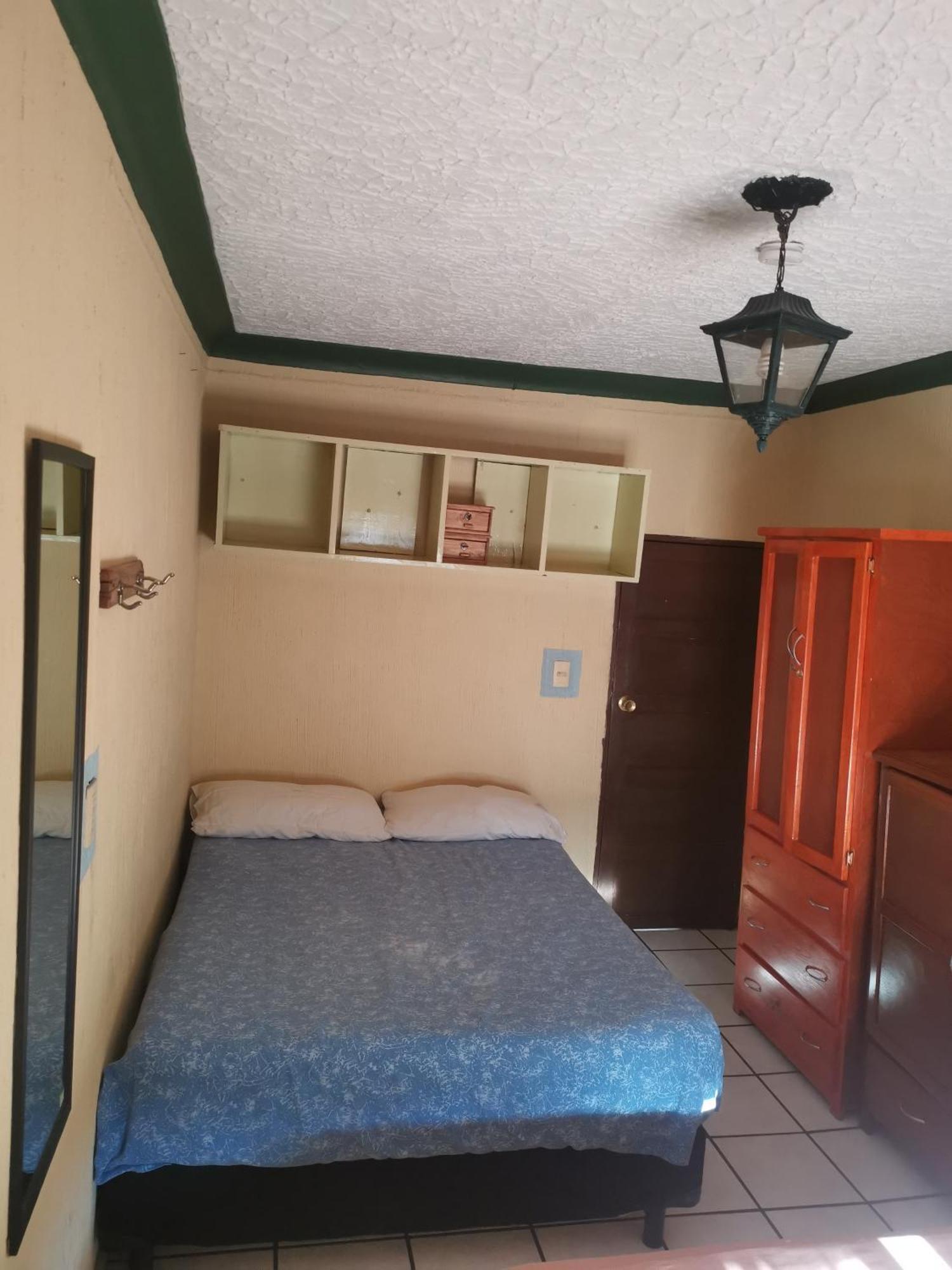 Hostal Гвадалахара Екстер'єр фото